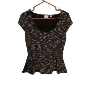 Anthropologie Postage Stamp Black And White Top With Vneck.  Size Small. B1